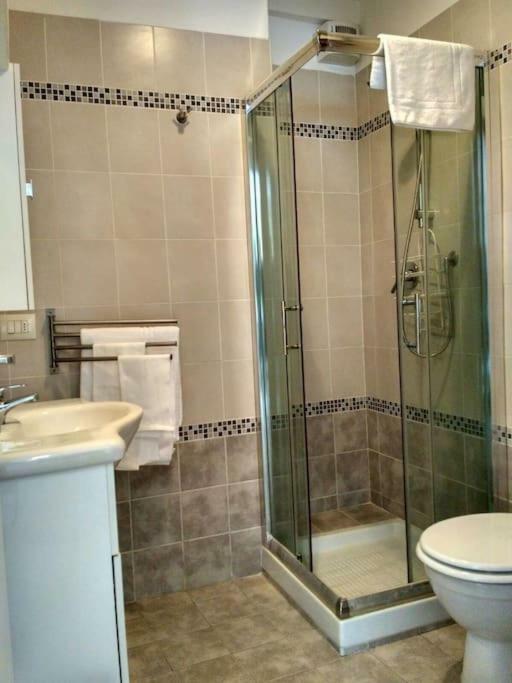 Tra S.Orsola E Fiera Apartman Bologna Kültér fotó